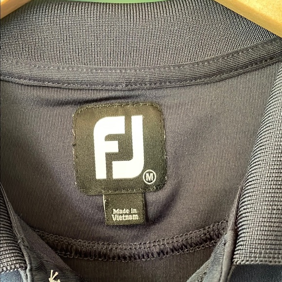 FootJoy Men's M Polo Shirt with Navy & Blue Colorblock Design - Picture 2 of 5